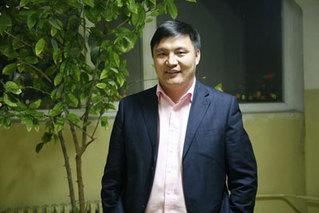 Монгол түмэн минь нүнжигтэй, буянтай байгаасай